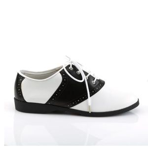 Black and White Saddle Oxford Shoes Size 10